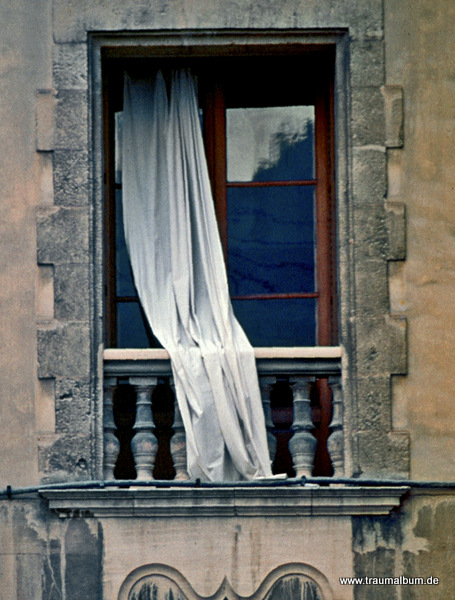 Fenster mit Gardine
