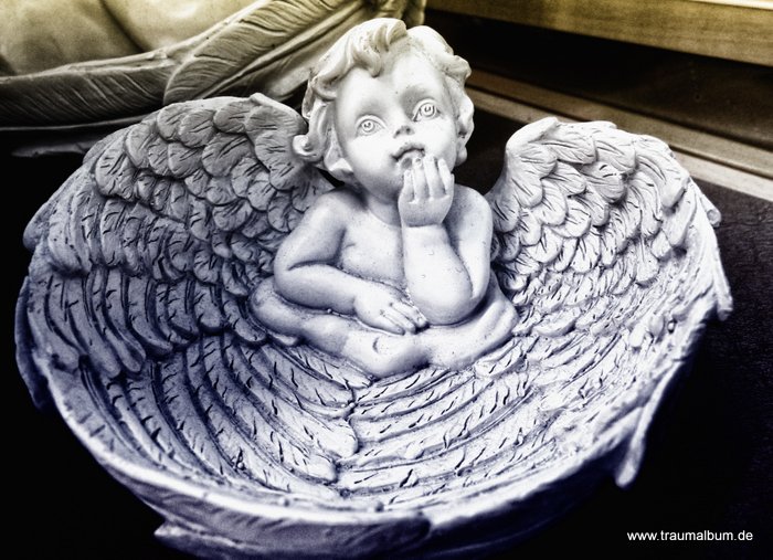 Nachdenklicher Engel für die Aktion Send me an Angel #29