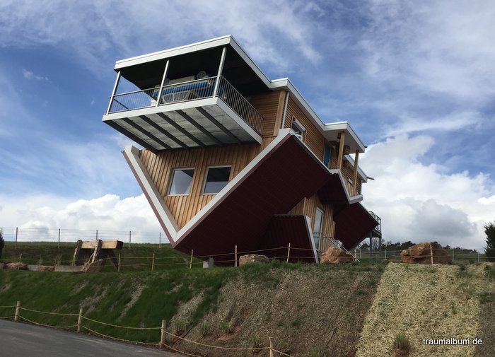 Verkehrte Welt im Toppels Haus bei Wertheim - Ausflugstipp!